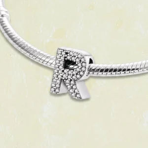 Initiale brillante
